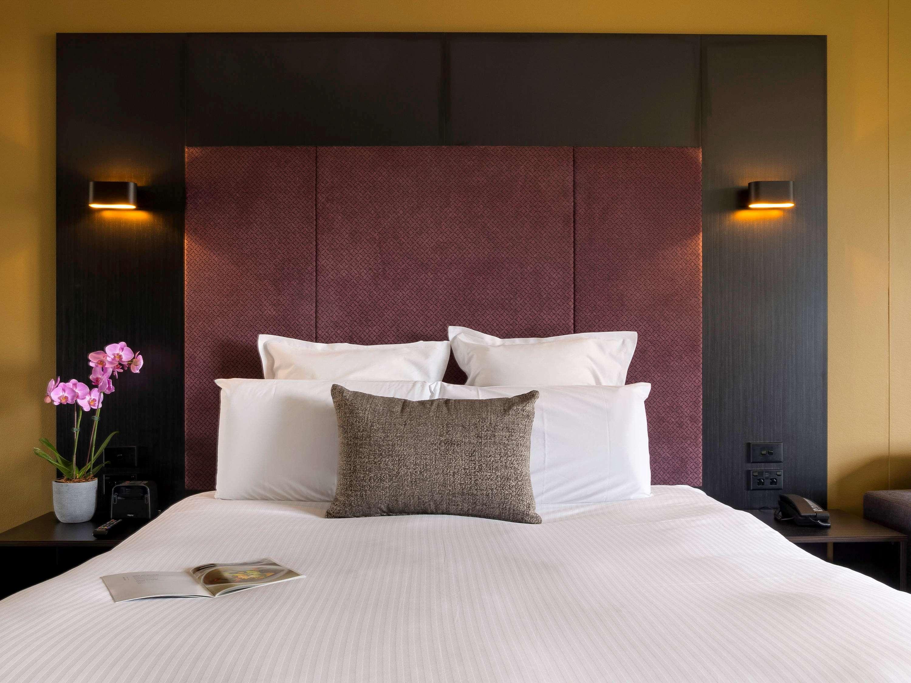 悉尼铂尔曼海德公园酒店 外观 照片 A bedroom at the hotel