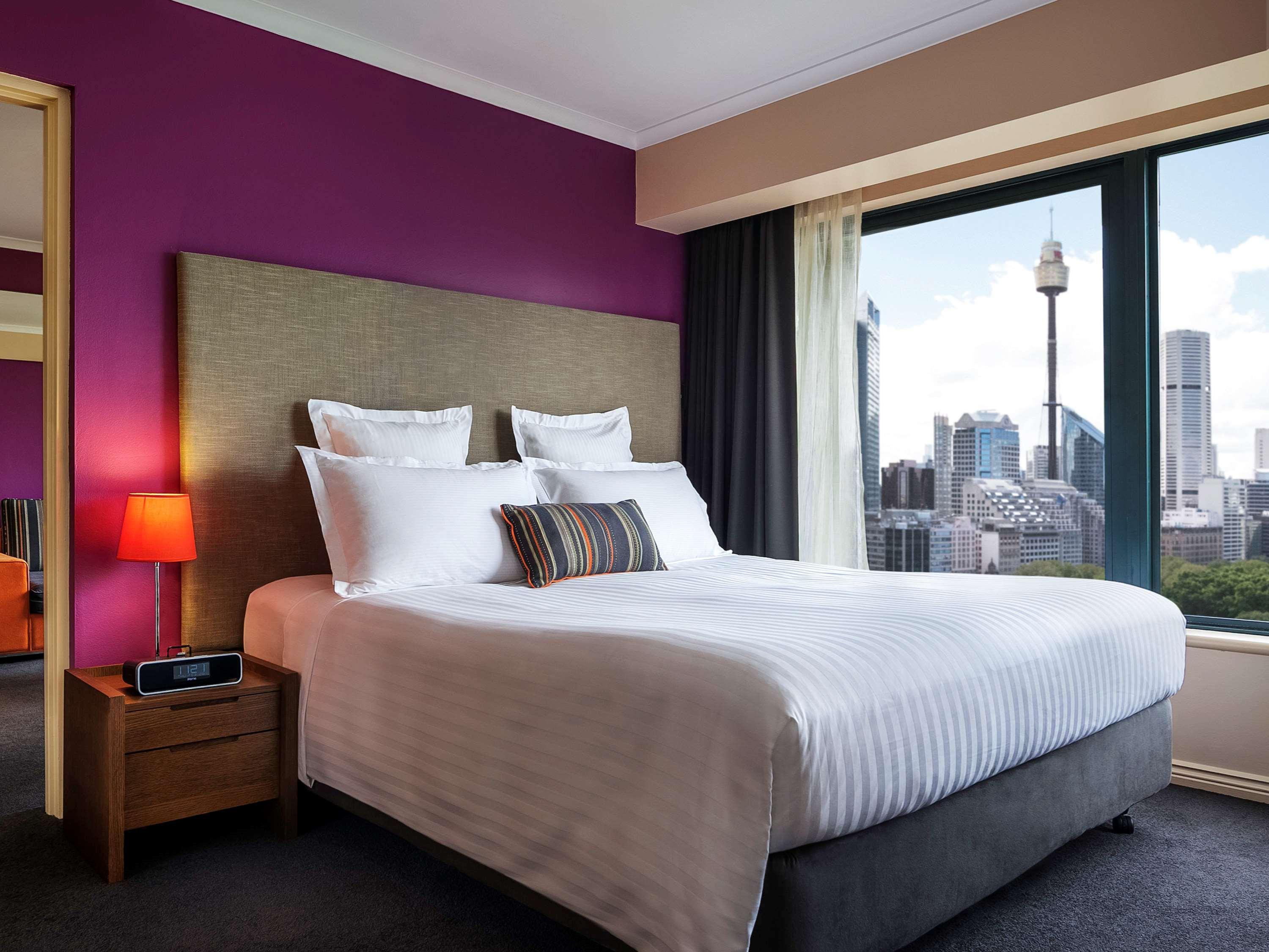 悉尼铂尔曼海德公园酒店 外观 照片 A bedroom at the hotel