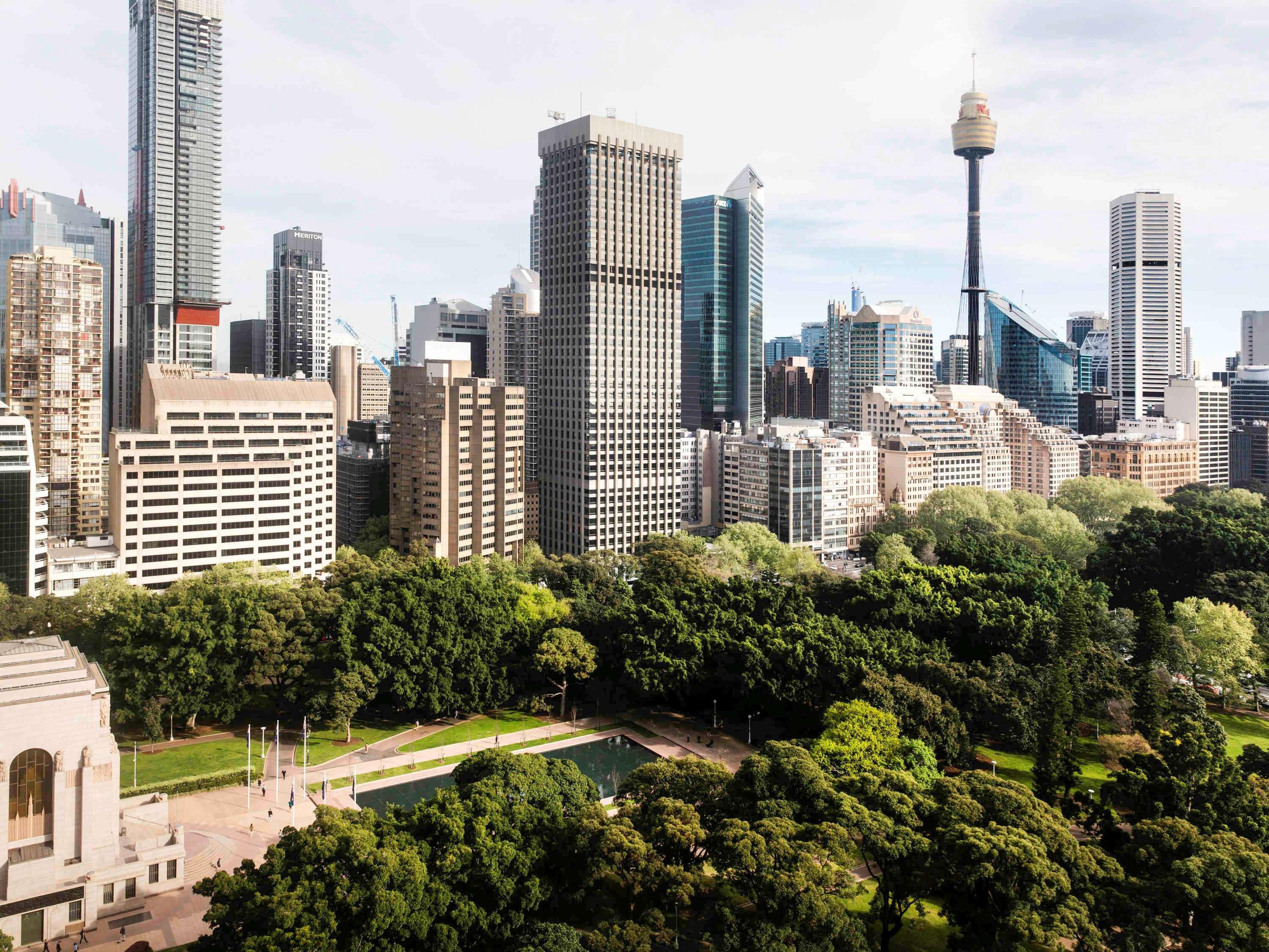 悉尼铂尔曼海德公园酒店 外观 照片 The proposed new World Trade Centre, with the Sydney CBD in the background