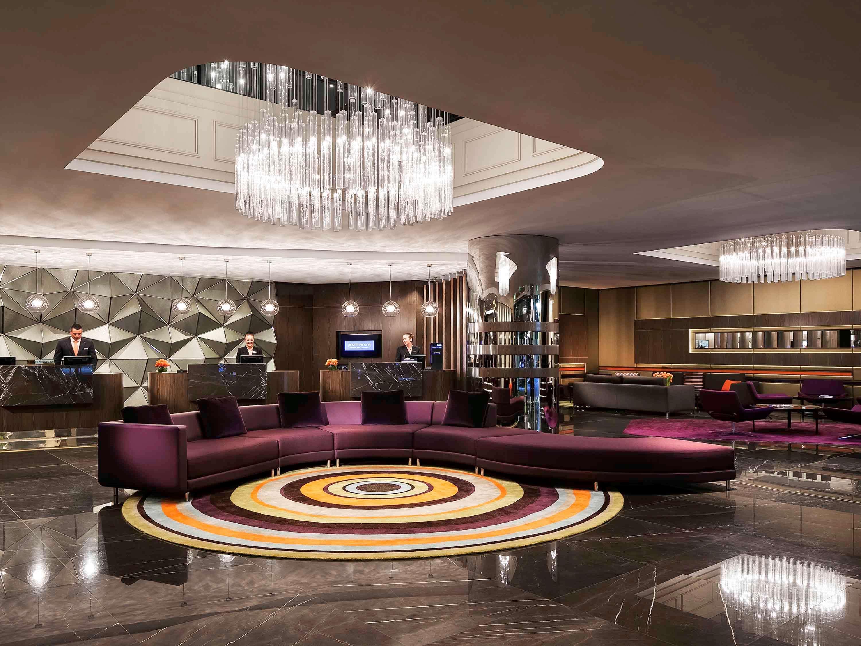悉尼铂尔曼海德公园酒店 外观 照片 The lobby of the hotel