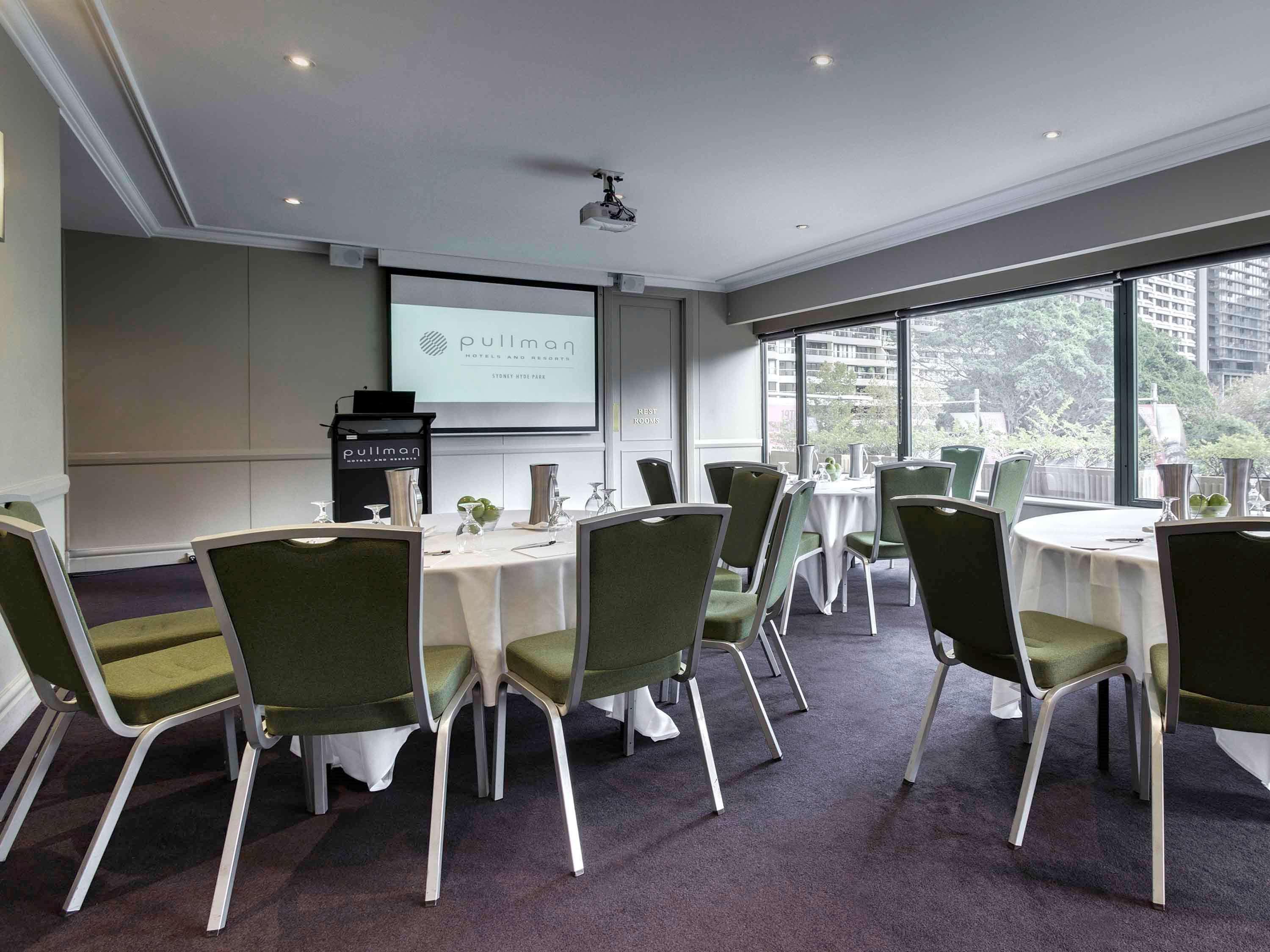 悉尼铂尔曼海德公园酒店 外观 照片 The Boardroom