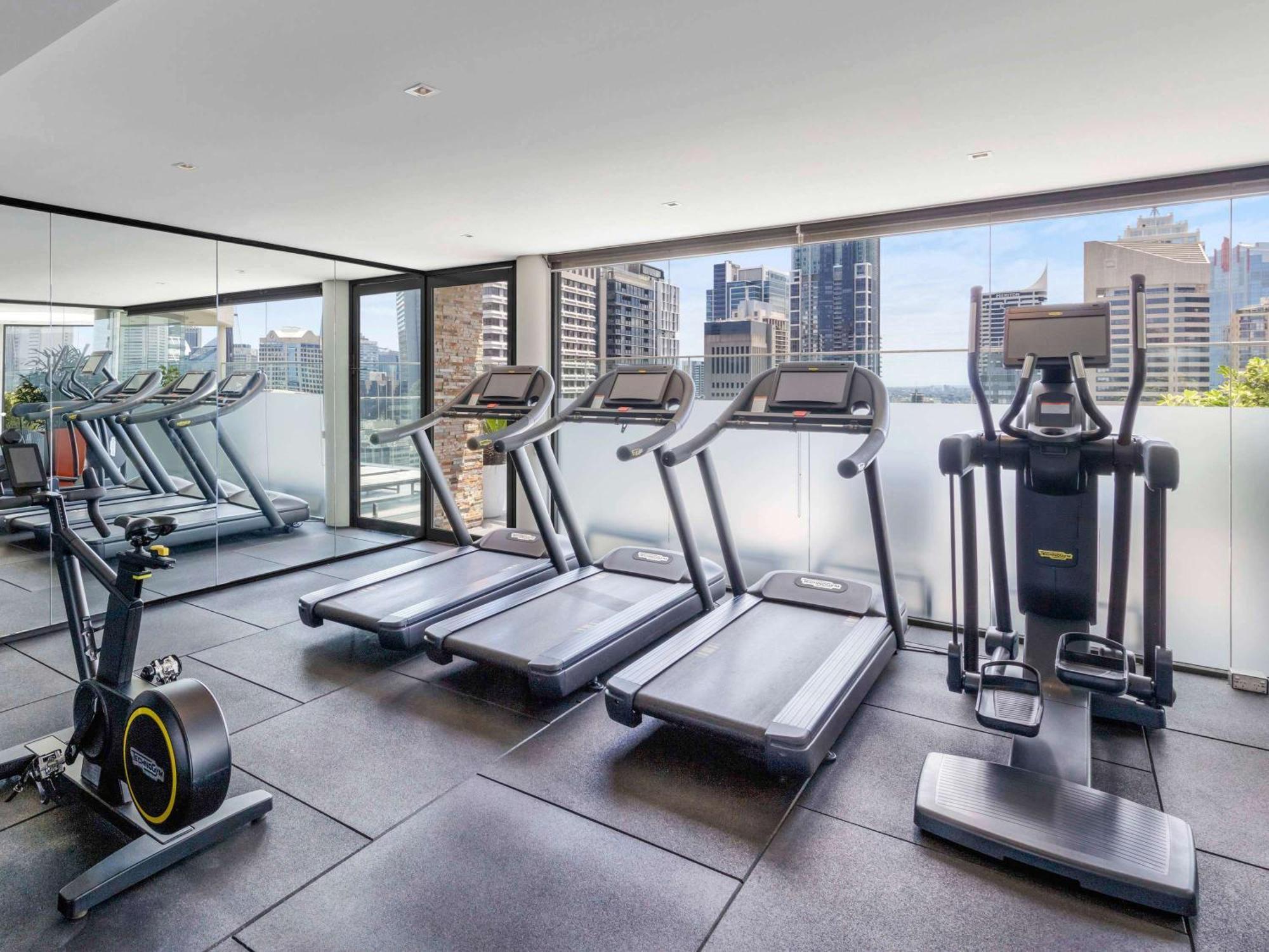 悉尼铂尔曼海德公园酒店 外观 照片 The gym at the hotel