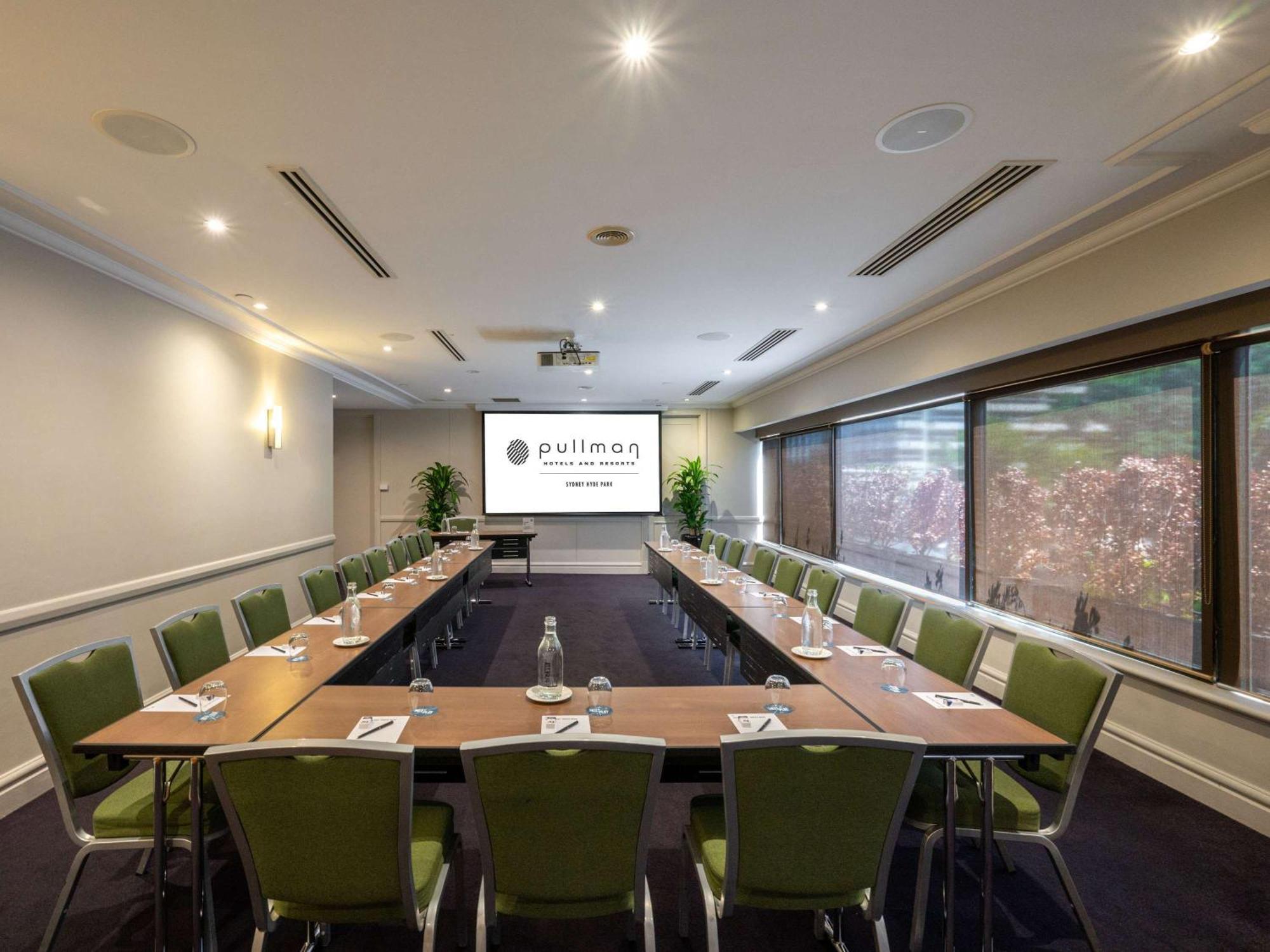 悉尼铂尔曼海德公园酒店 外观 照片 The Boardroom