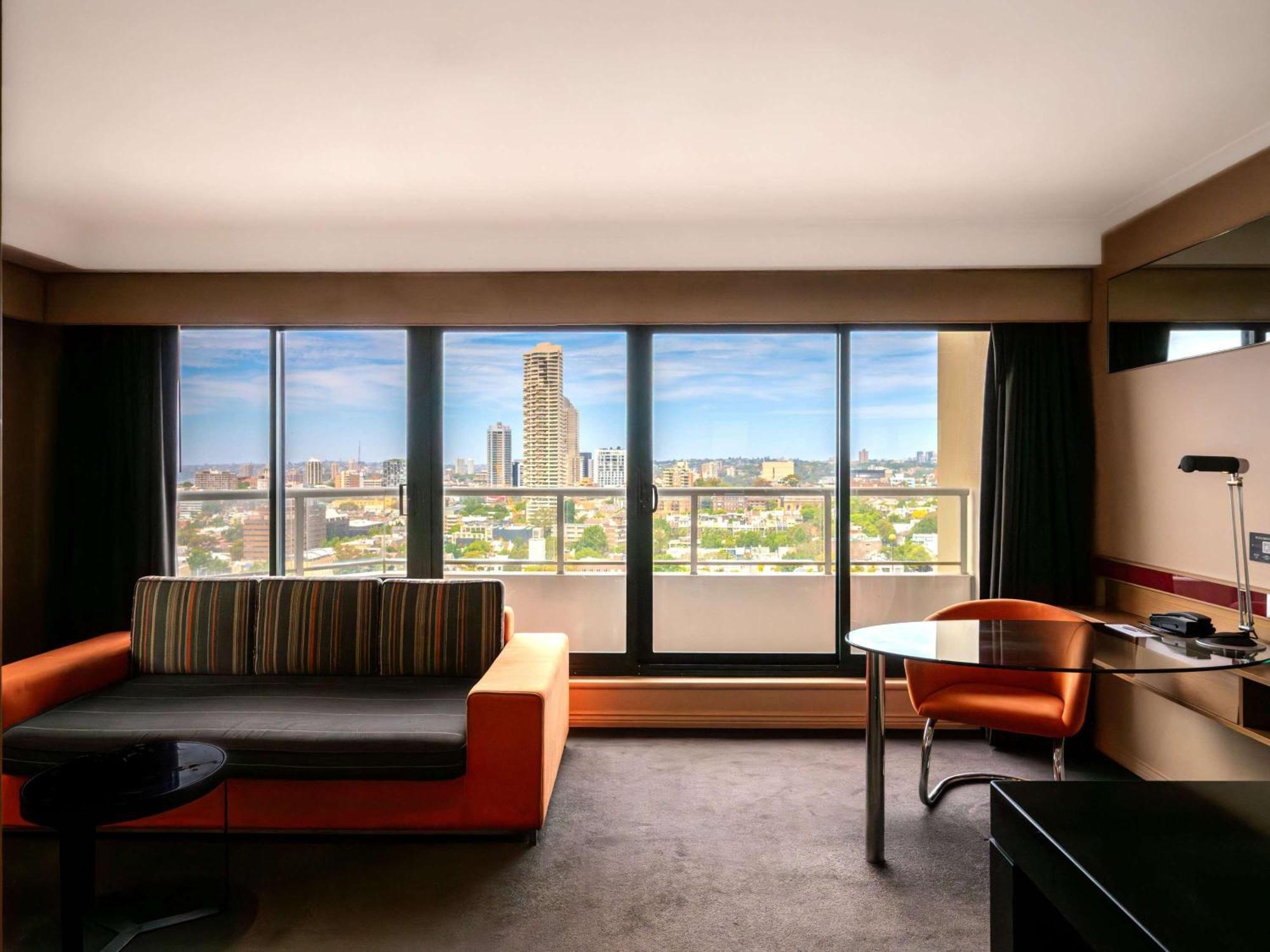 悉尼铂尔曼海德公园酒店 外观 照片 A room at the hotel